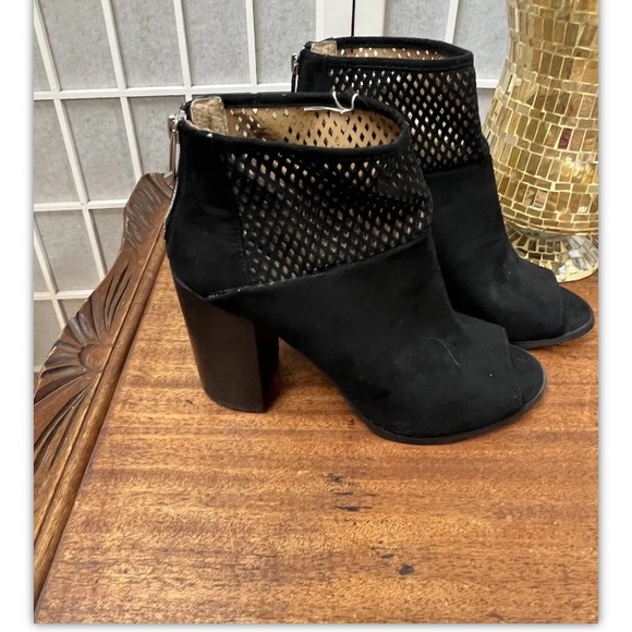 Report, Woman’s, booties, Black,Open toes,Size 7.: - Picture 5 of 9